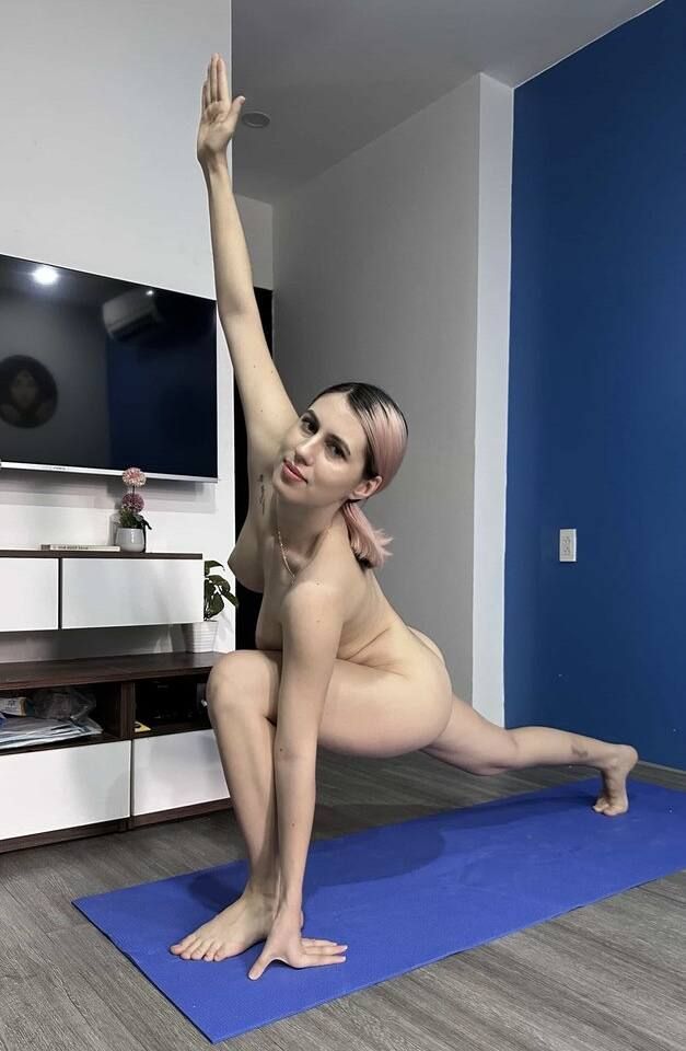 I am always in a cheerful mood and always creamy my wet Pussy are ready to enjoy your c**k😊😊😊😊 ❤❤❤❤I’m hot 🥵and ready 💦to get - Image 3